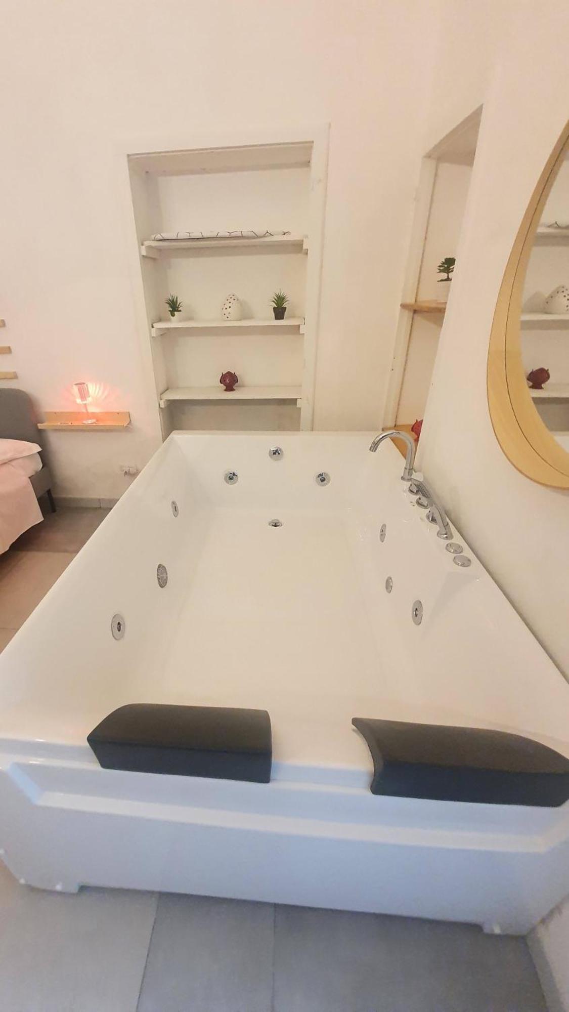 Suite Adriatica Hottube And Sauna Bari Exteriér fotografie